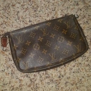 Louis Vuitton Monogram Pochette